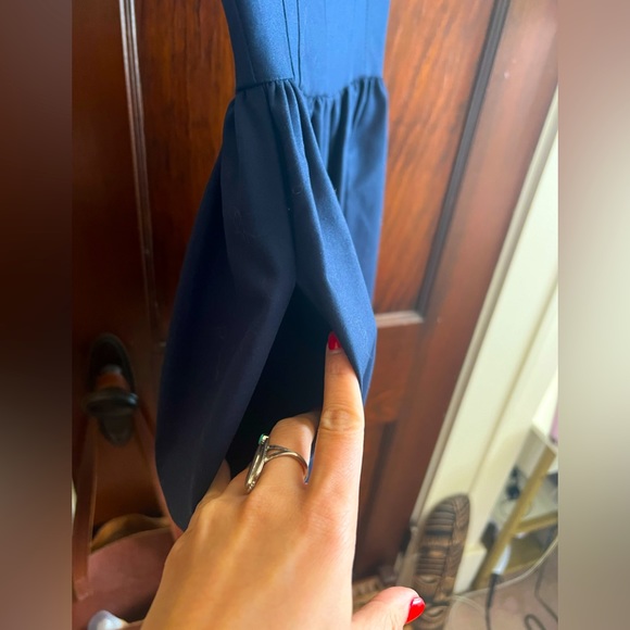 French Connection navy blue structured deep V mini dress. Size 0. - Picture 5 of 5